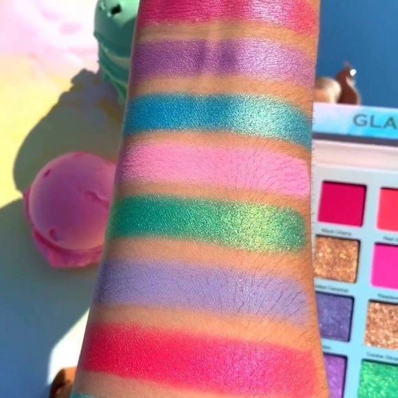 Glamlite "Ice Cream Dream" eyeshadow palette - Picture 3 of 9